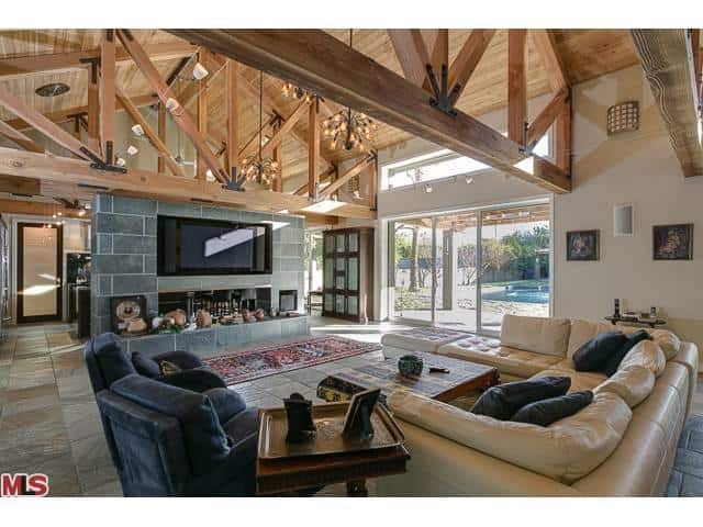 10444-camarillo-street-toluca-lake-living-room