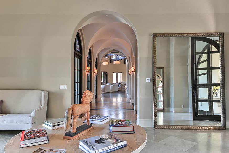 hallway-britney-spears-house