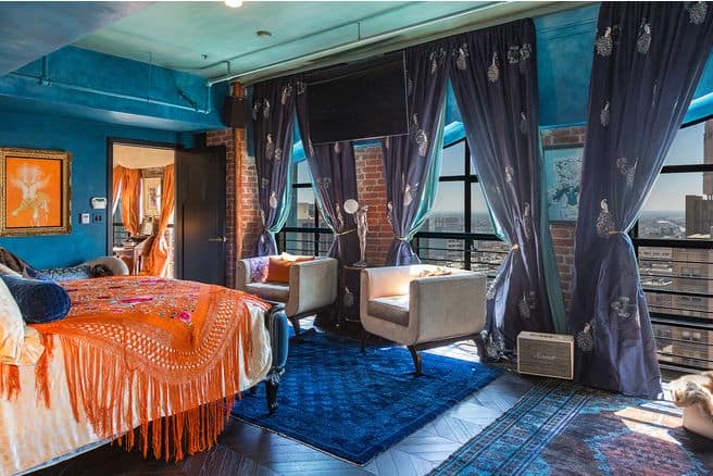 Johnny-Depp-house-bedroom