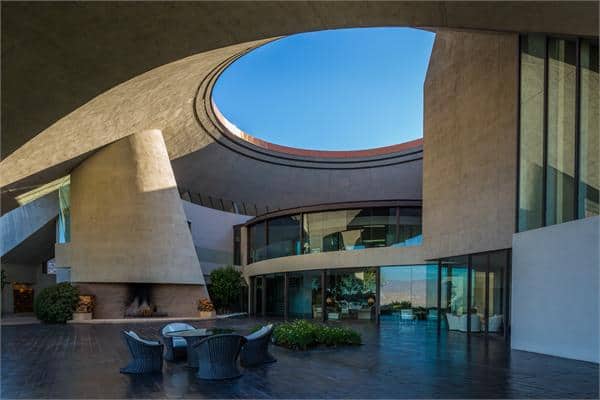 Bob-Hope-house-terrace