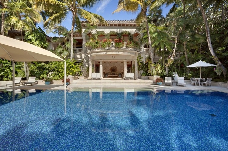 Pool view of Larry Ellison's house, the Manalapan mansion known as the Gemini house. 