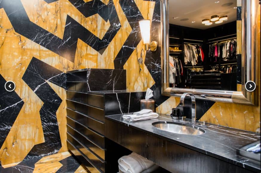 gwen-stefani-house-black-gold-bathroom