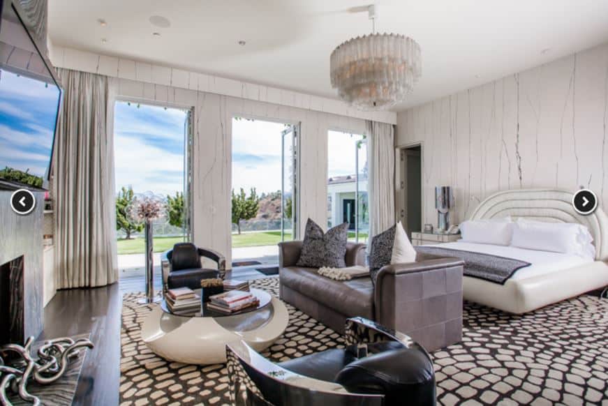 gwen-stefani-house-master-bedroom
