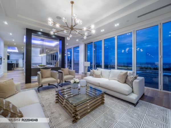 1417-Chartwell-Drive-west-Vancouver-living-room