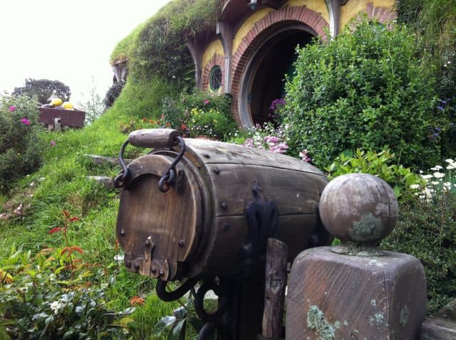 bilbo-baggins-home-entrance