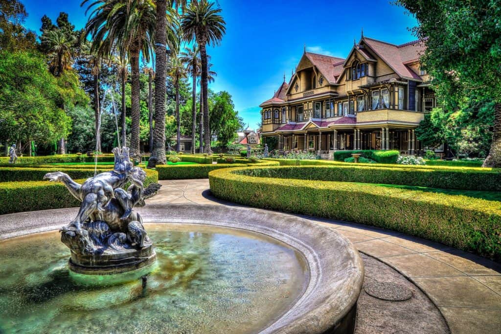 winchester-house-entrance