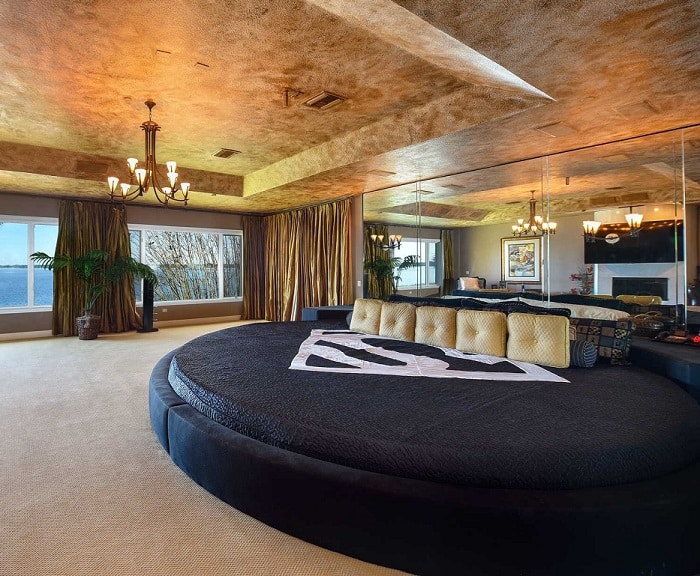 Shaquille O'Neal's Superman bed inside his longtime home. 