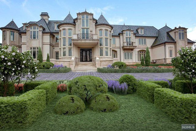 Ilya-Kovalchuk-french-chateau-in-alpine-new-jersey-1