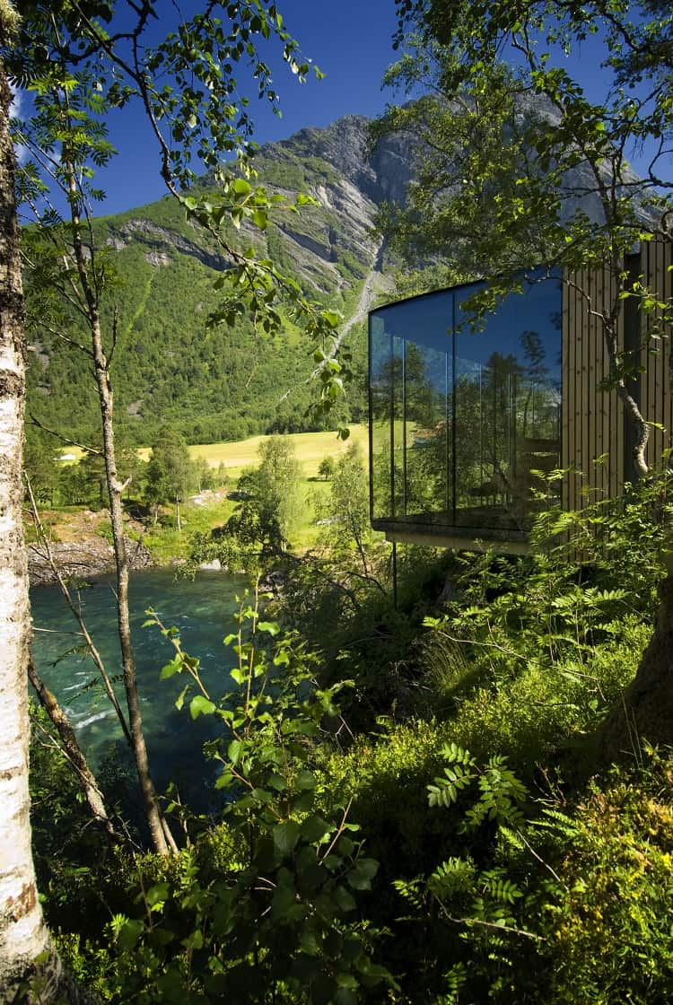 exterior-the-ex-machina-house