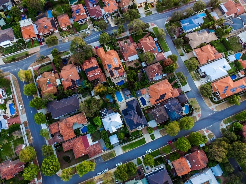 neighborhood-with-homeowners-association