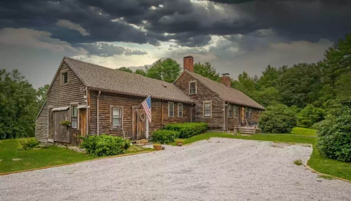 The Real Conjuring House In Rhode Island And Its 300 year History the-real-conjuring-house-in-rhode-island-and-its-300-year-history