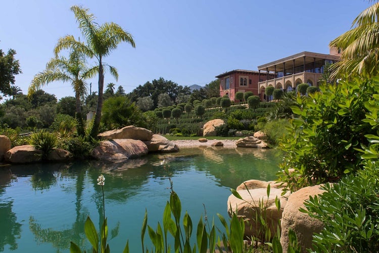  Ellen DeGeneres' new house in Montecito, Calif. 