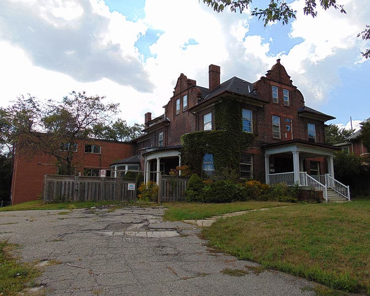 Cranfield House in Toronto, the real IT house.