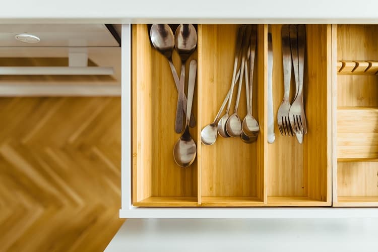 cleaning the kitchen drawers