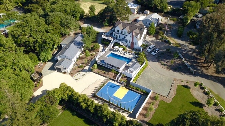 Modern farmhouse in Los Gatos