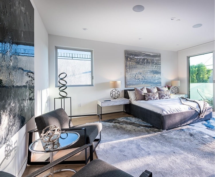 inside the gallery house in beverly hills
