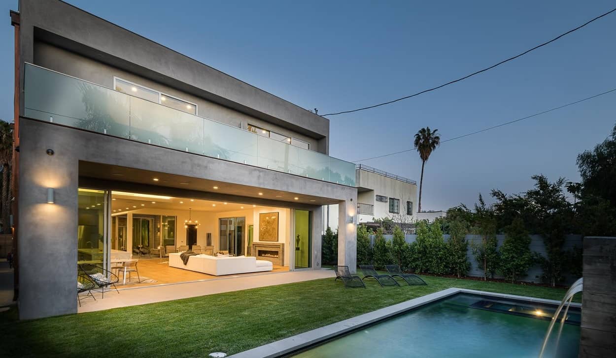 newly built luxury house in beverly hills