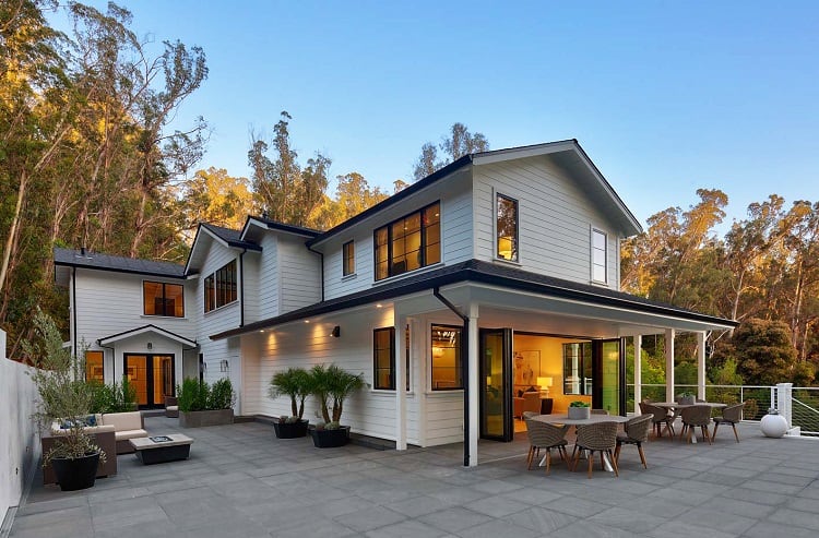 Modern farmhouse in San Rafael, CA