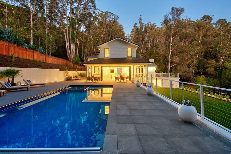 Modern farmhouse in San Rafael, CA