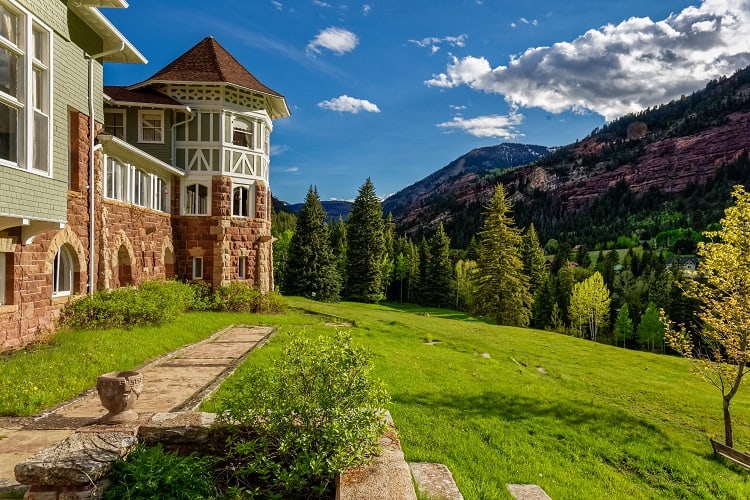 gorgeous mountain view from Redstone Castle in colorado 