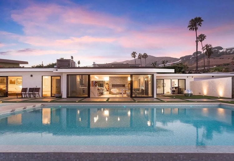 6 Celebrity Homes You Can Rent Right Now: Prices, Location, Photos