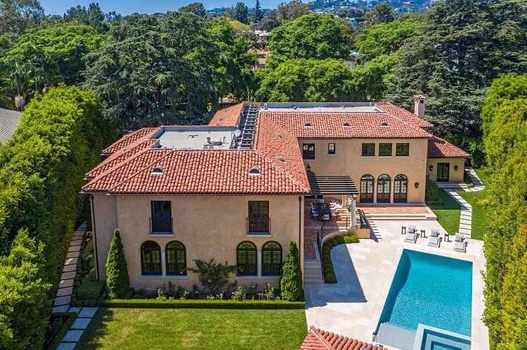 Ultra-luxurious villa on N. Roxbury Drive