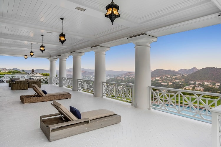 Wayne Gretzky's house in California: views from balcony