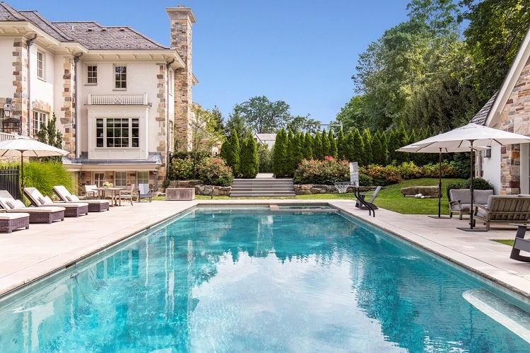 beautiful pool of a luxury house in Scarsdale