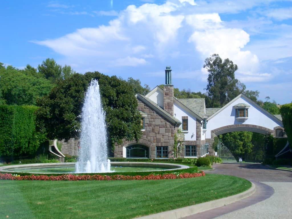 The North Beverly Park entry gate at 13100 Mulholland Drive 