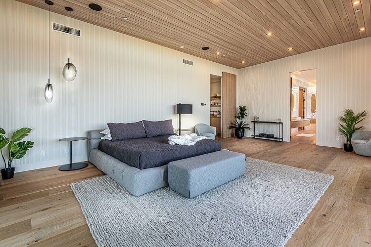 wood-clad-bedroom-of-a-luxury-home-in-los-angeles