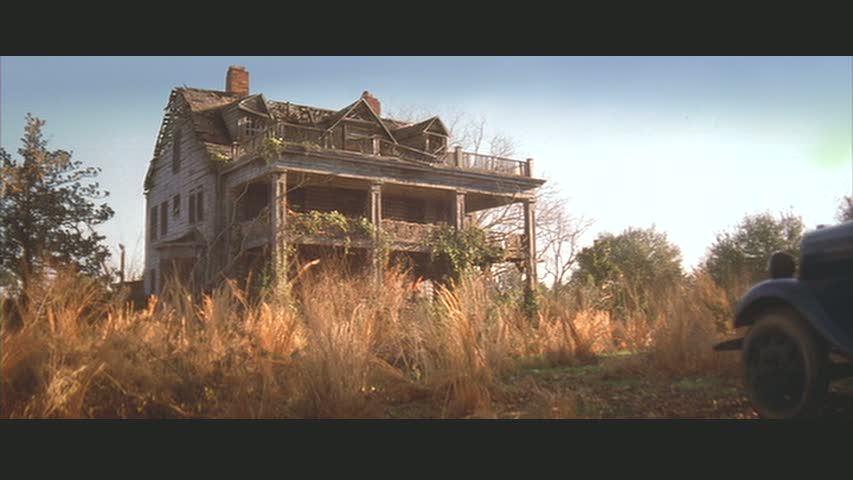 Before Noah works his magic and turns the Windsor Plantation house into Allie's dream home in The Notebook. 