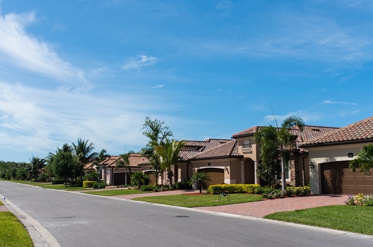 houses with curb appeal