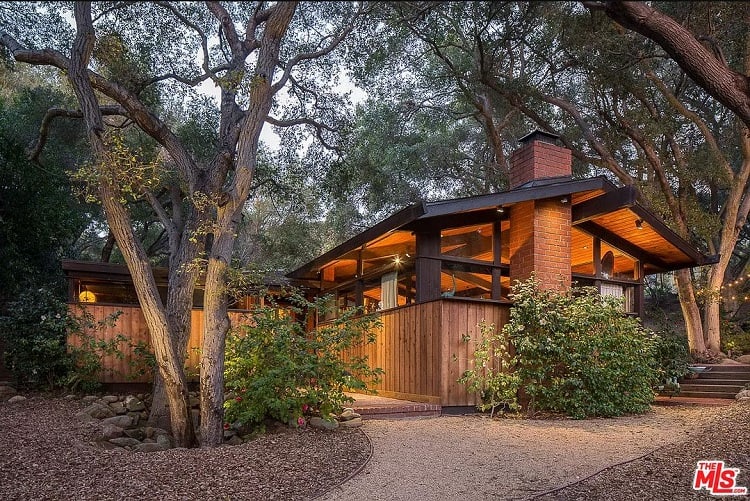 exterior of jackson maine's house in the movie a star is born