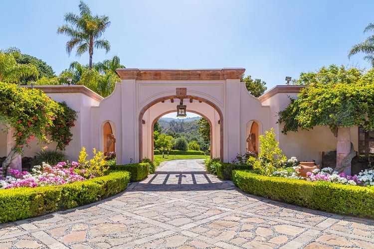 a porte cochere leading to the main residence at rosenthal estate