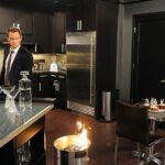 kitchen-in-barney-stinson-apartment-himym