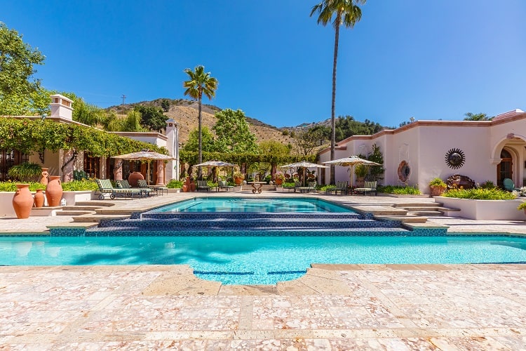 luxury house pool