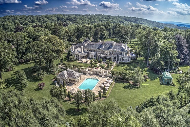 Palatial estate in Mendham, New Jersey. Photo credit: David Gruol Photography courtesy of Coldwell Banker Realty