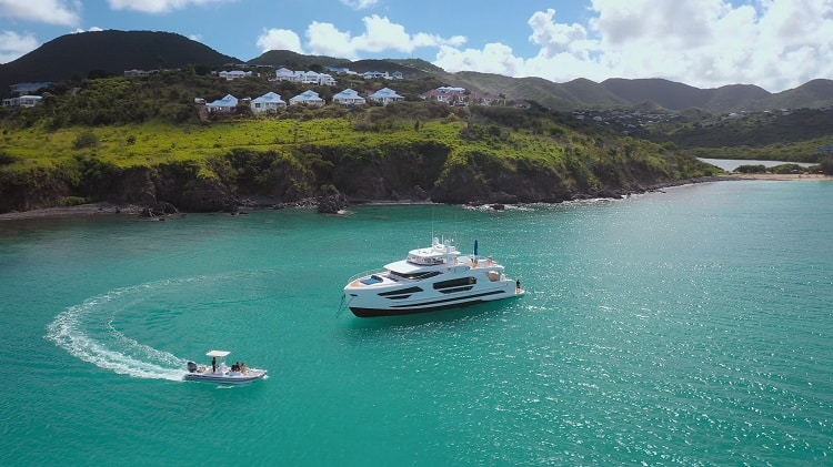 private luxury yacht rental 