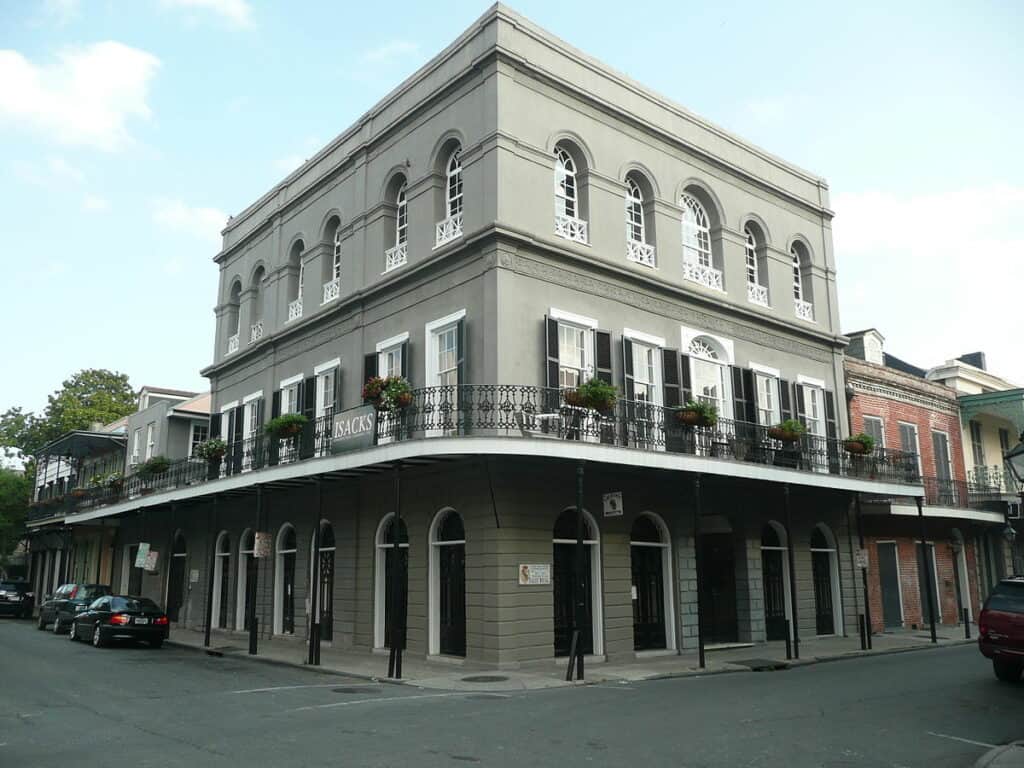 the lalaurie mansion in new orleans