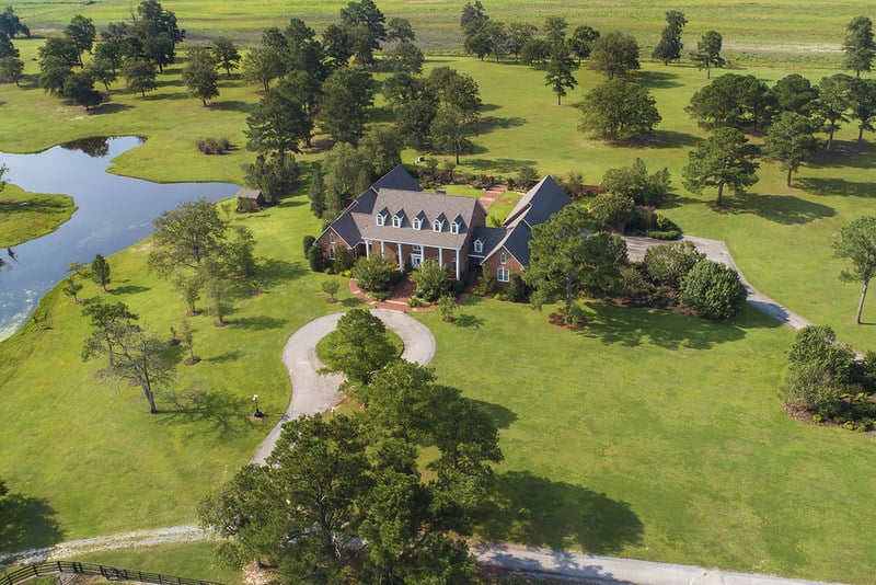 Butler Farm’s main residence is a stately manor offering 4 large bedrooms