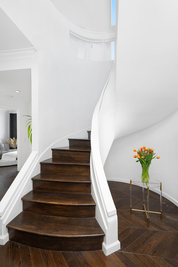 circular staircase in Marilyn Monroe's former West Hollywood condo