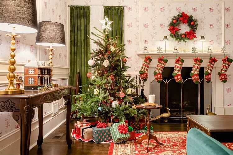 Christmas tree and holiday decor inside the Home Alone house
