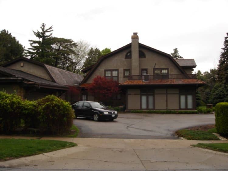 Parking of Warren Buffett's house