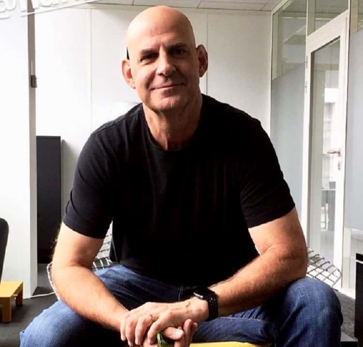 Famous mystery/thriller novelist Harlan Coben calls the Dakota home.