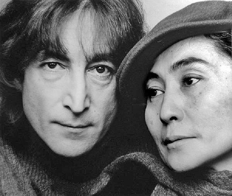 Two of the Dakota's most famous residents, John Lennon and Yoko Ono, photographed by Jack Mitchell for the New York Times.