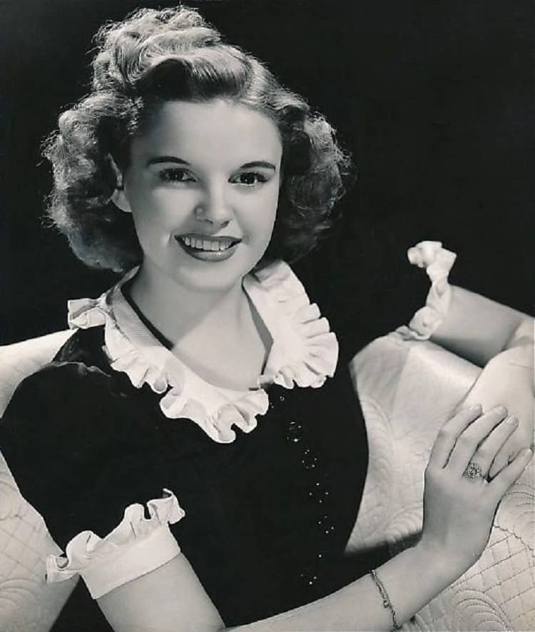 Photograph of Judy Garland issued after completion of her 1939 films: The Wizard of Oz and Babes in Arms.