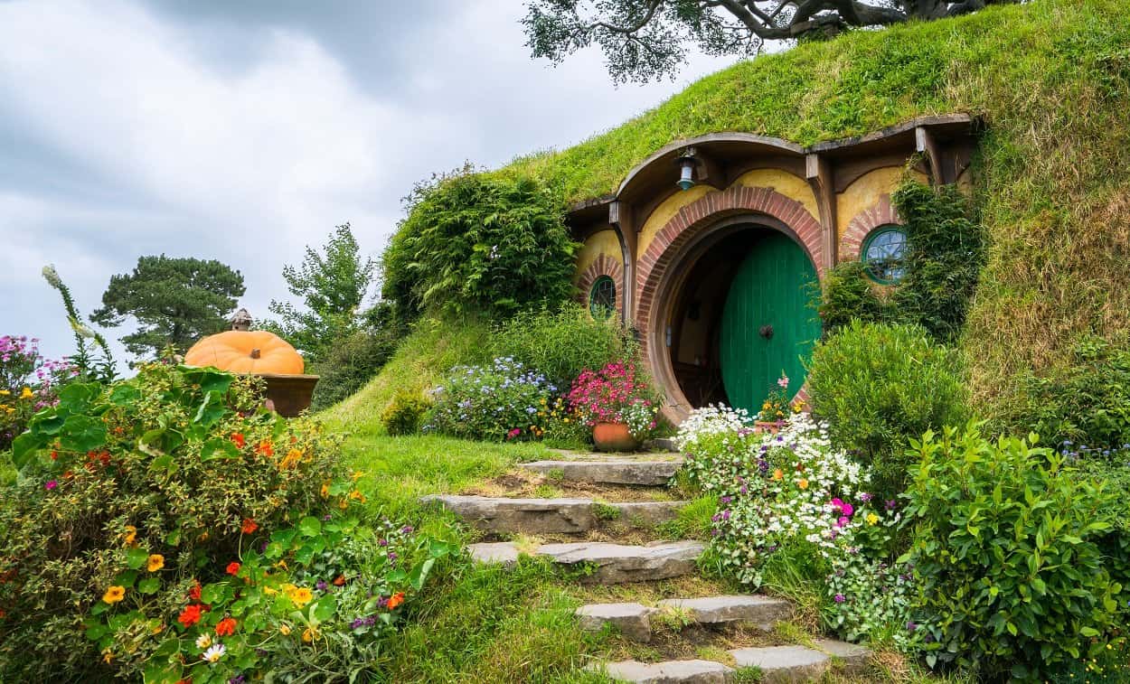 the real hobbit house in New Zealand