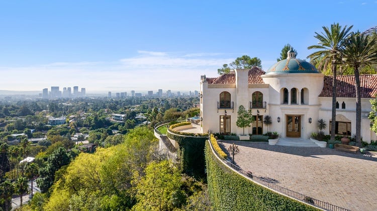 Villa Bella, the property that replaced Sharon Tate's house, with the Los Angeles skyline in the background