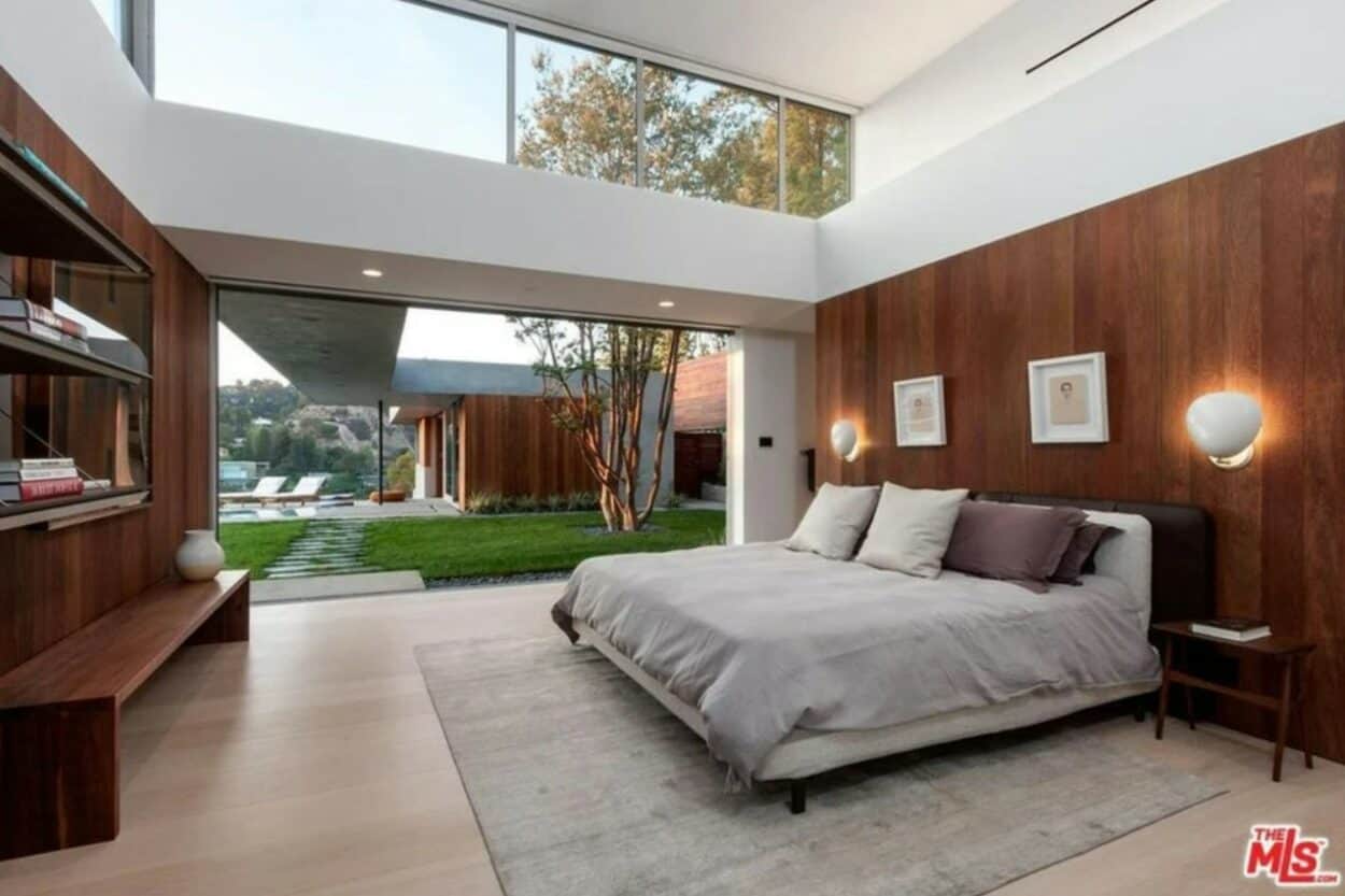 Bedroom inside Naomi Osaka's house in Beverly Hills, which she bought from Nick Jonas. 