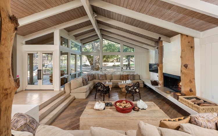 living room of a midcentury house designed by architect A. Quincy Jones